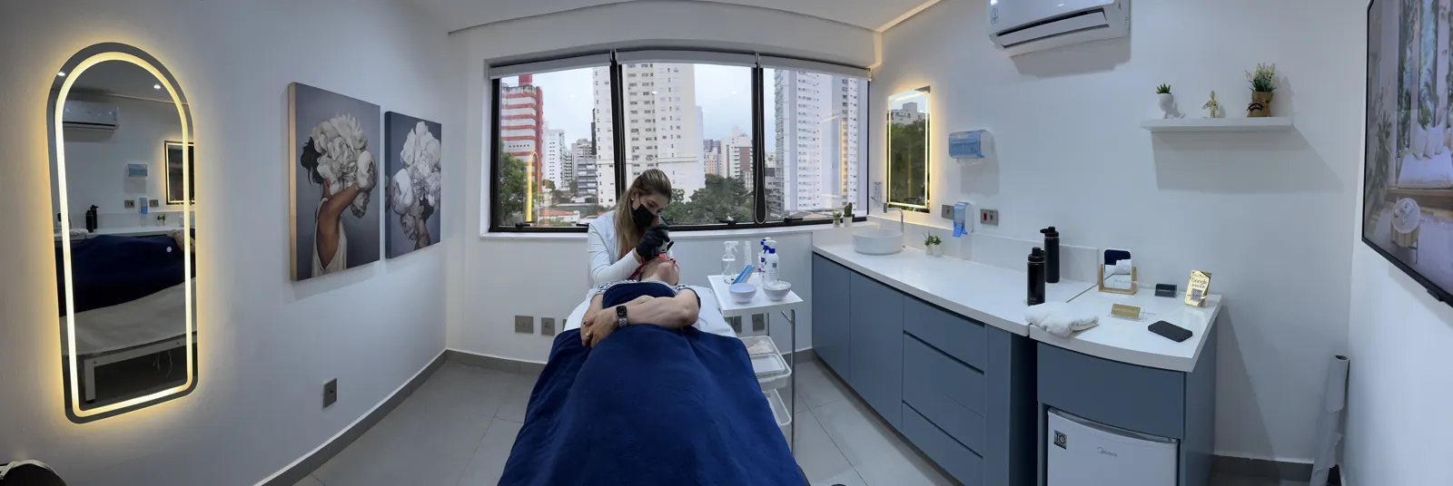 Sala de procedimentos da Bonapele Estética na Vila Clementino, São Paulo